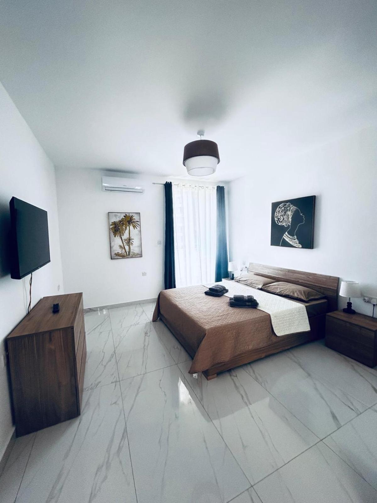 Bright And Spacious 3-bedroom - Tigne Point Apartment *