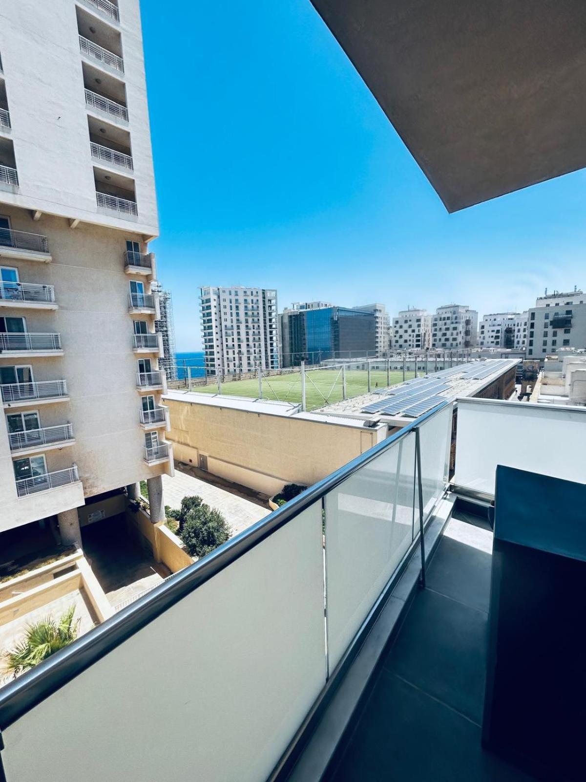 Bright And Spacious 3-bedroom - Tigne Point * Sliema